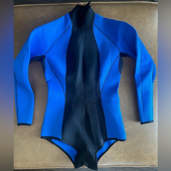 Custom made Wetsuit - Picture 2 of 7